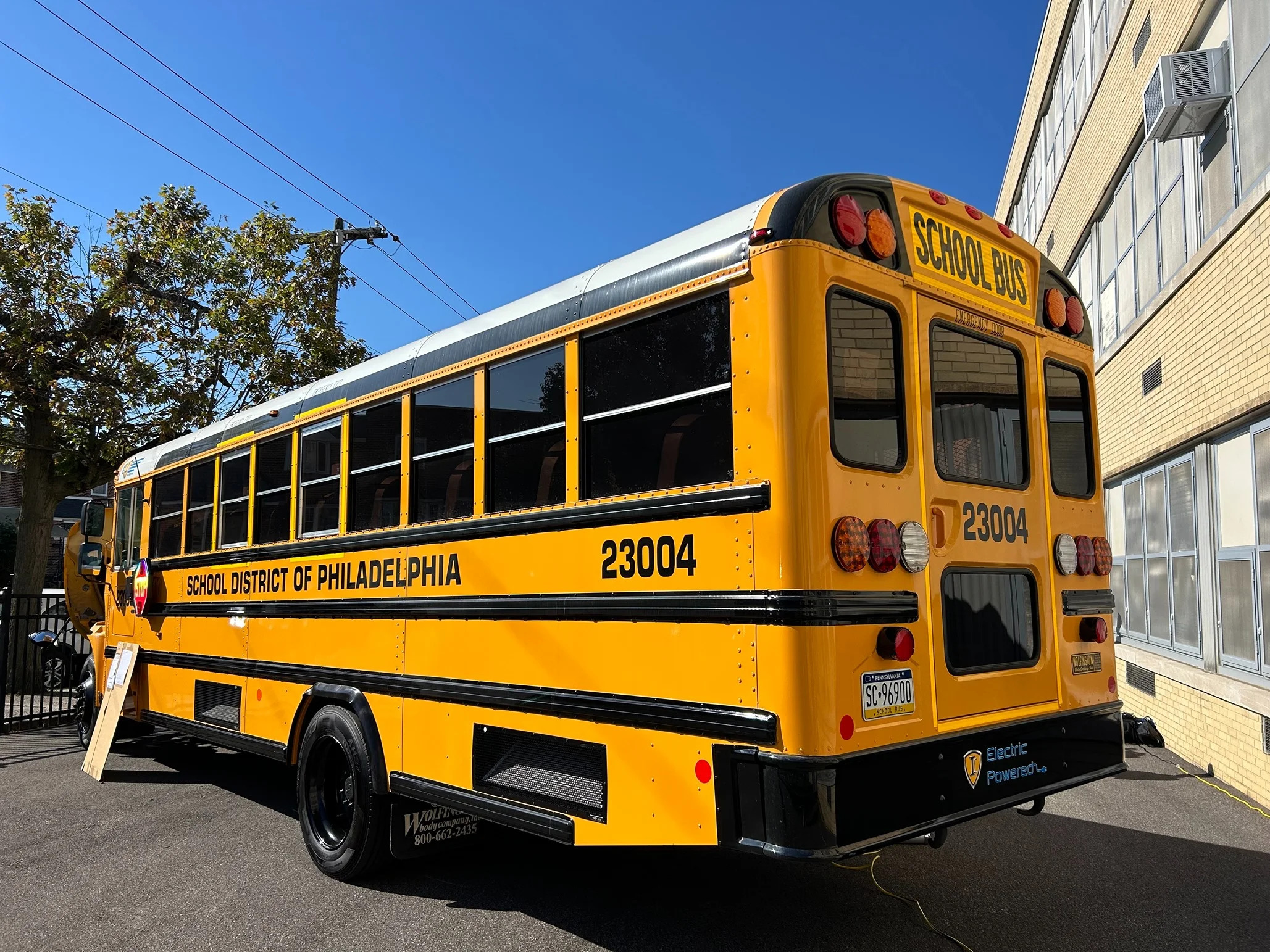 philadelphia-electric-buses-2